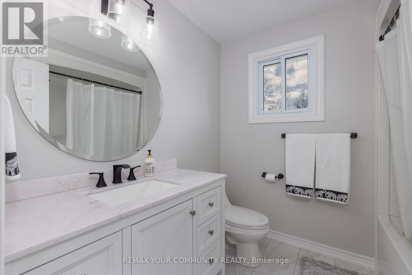 28 CAMROSE DRIVE Image 29