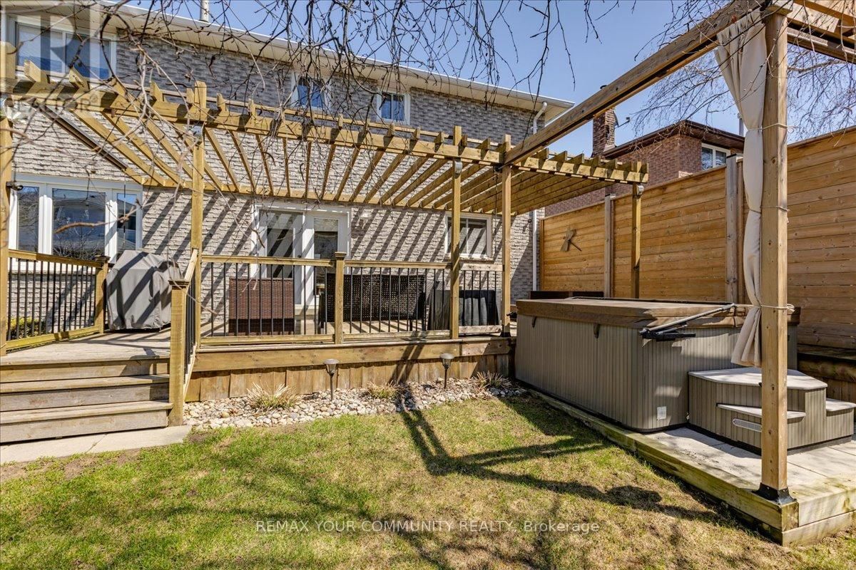 28 CAMROSE DRIVE Image 36