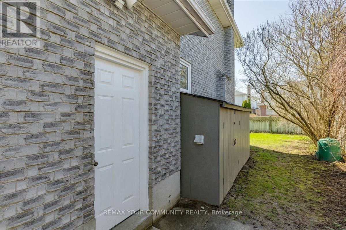 28 CAMROSE DRIVE Image 37