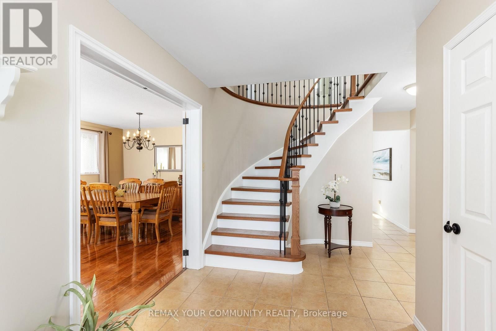 28 CAMROSE DRIVE Image 4