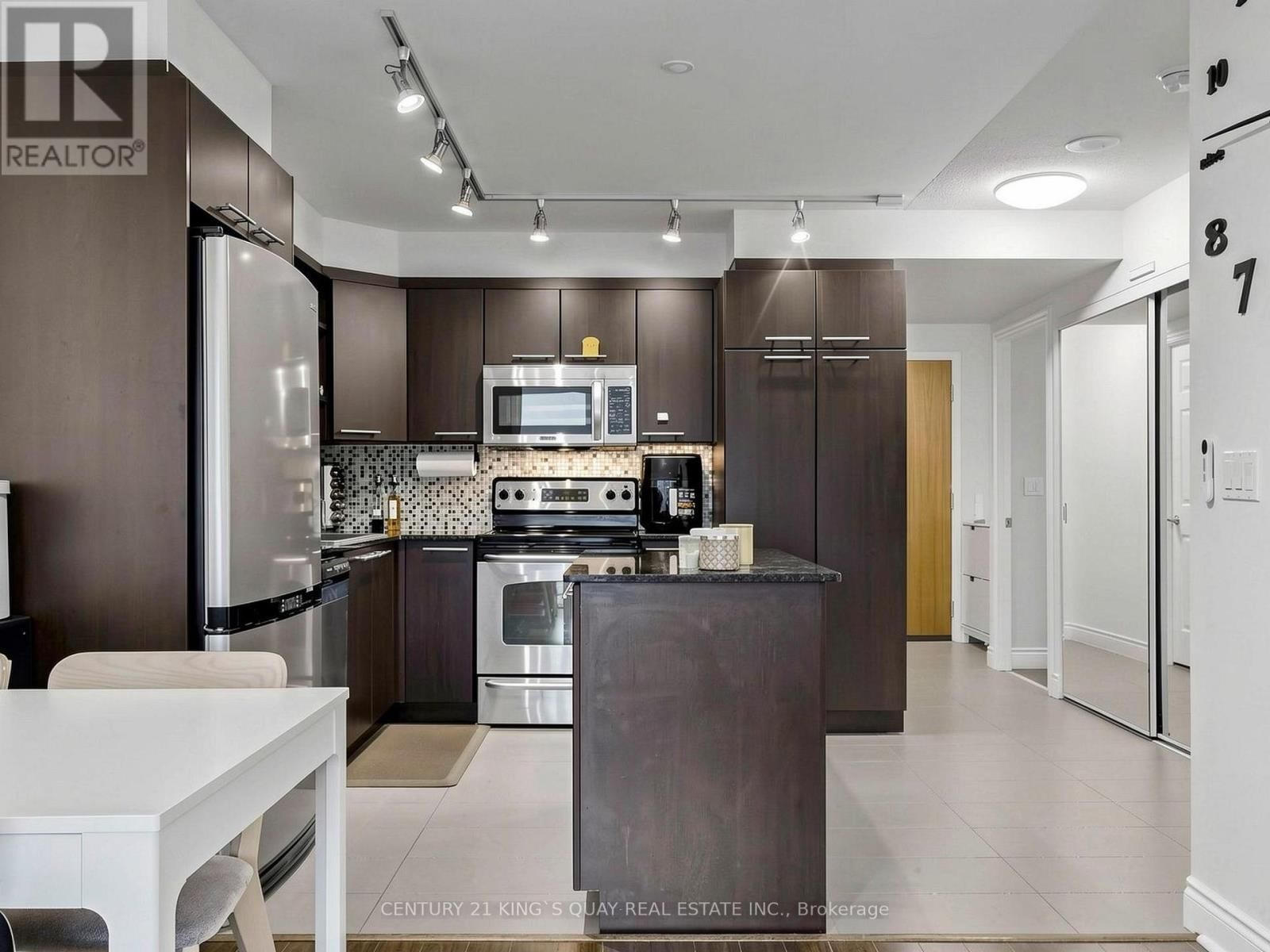 602 - 37 GALLERIA PARKWAY Image 16