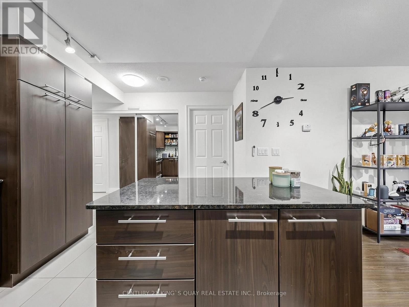 602 - 37 GALLERIA PARKWAY Image 22