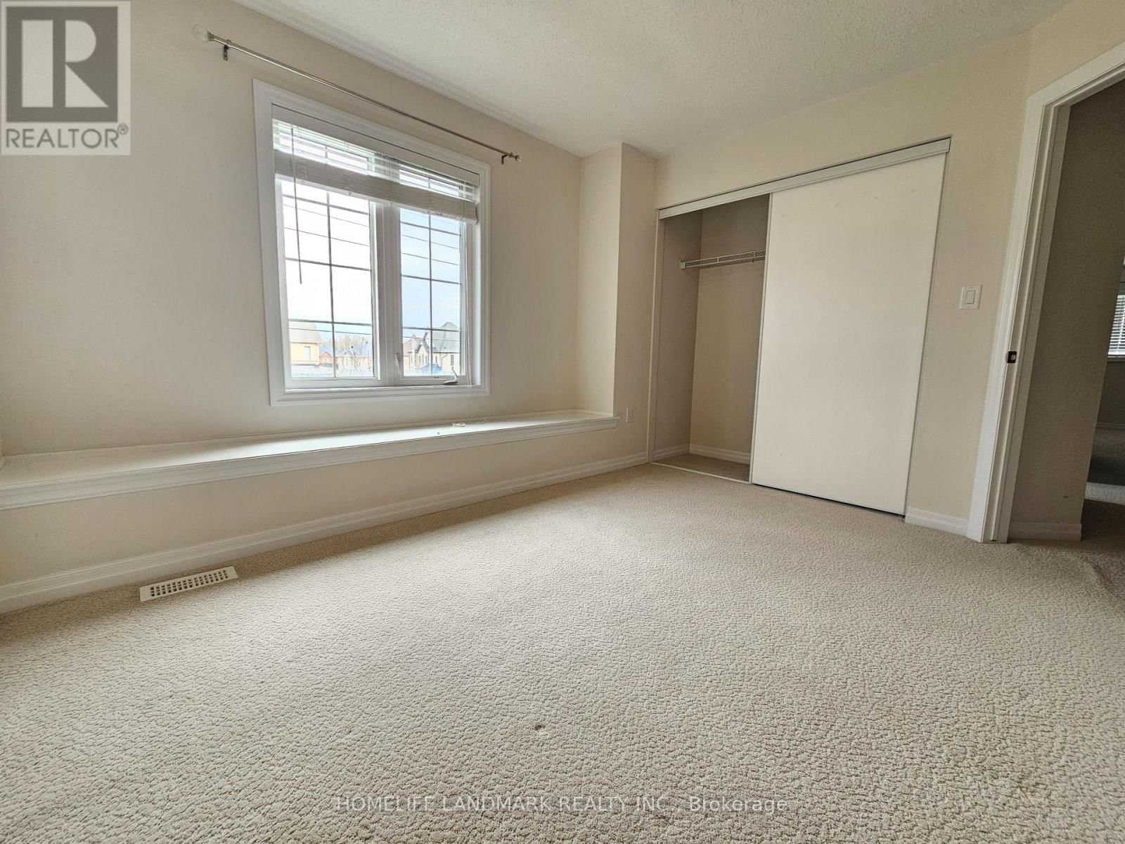 88 BUCKLE CRESCENT Image 13