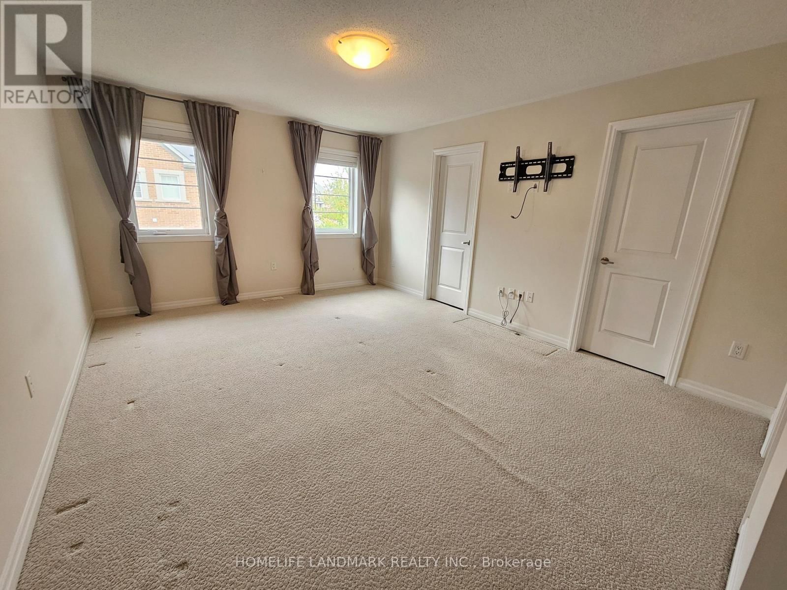 88 BUCKLE CRESCENT Image 14