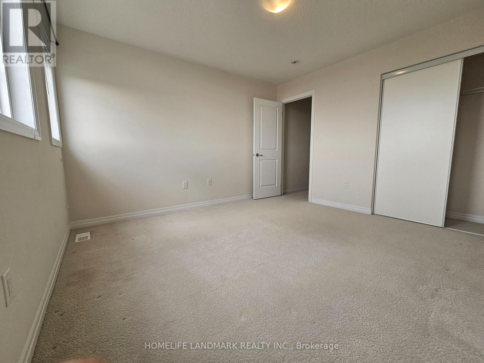 88 BUCKLE CRESCENT Image 23