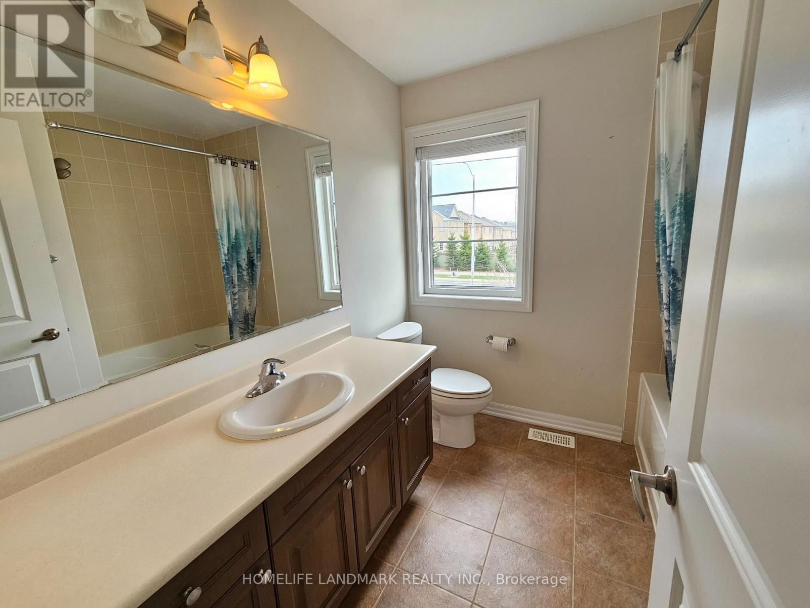 88 BUCKLE CRESCENT Image 25