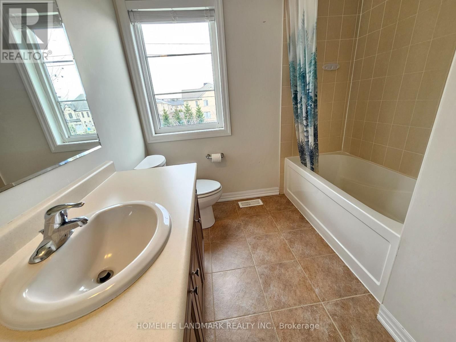 88 BUCKLE CRESCENT Image 26