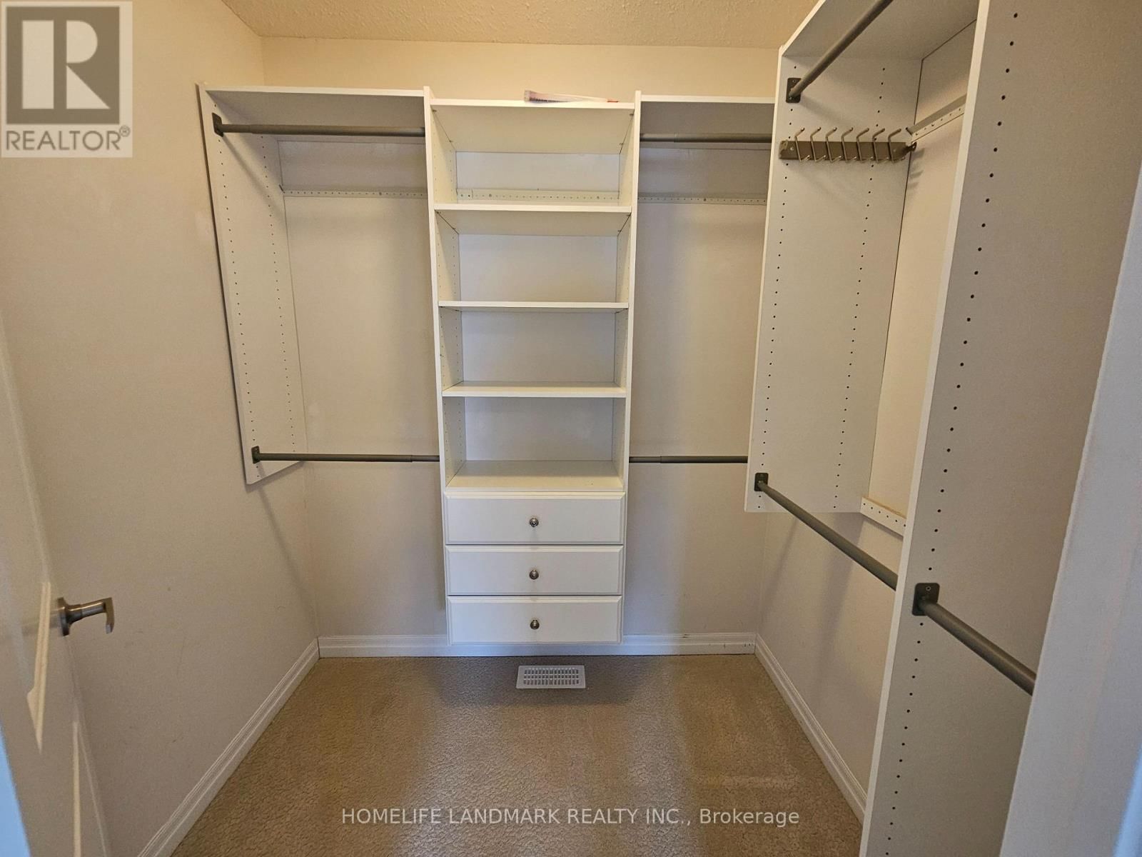 88 BUCKLE CRESCENT Image 28