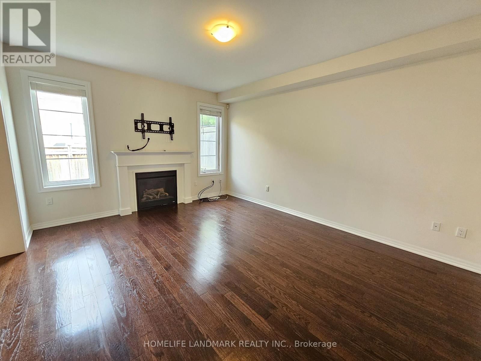 88 BUCKLE CRESCENT Image 8