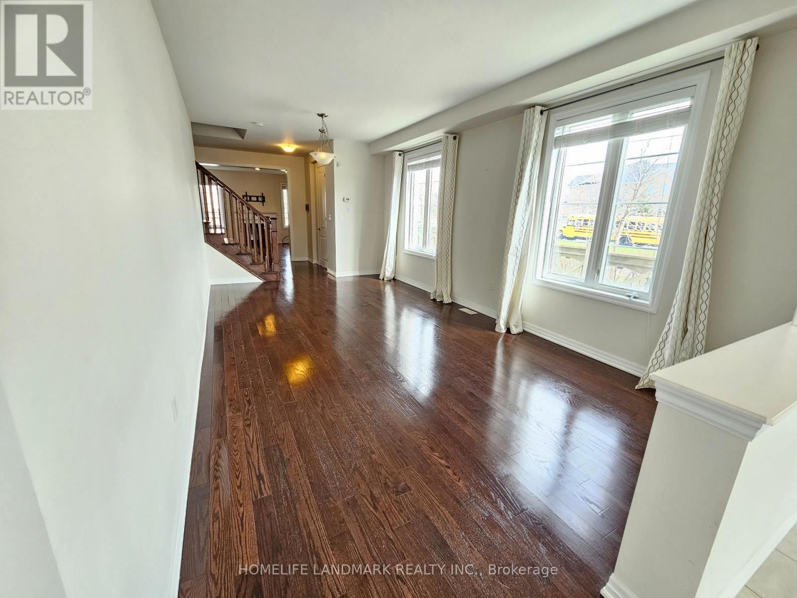 88 BUCKLE CRESCENT Image 9