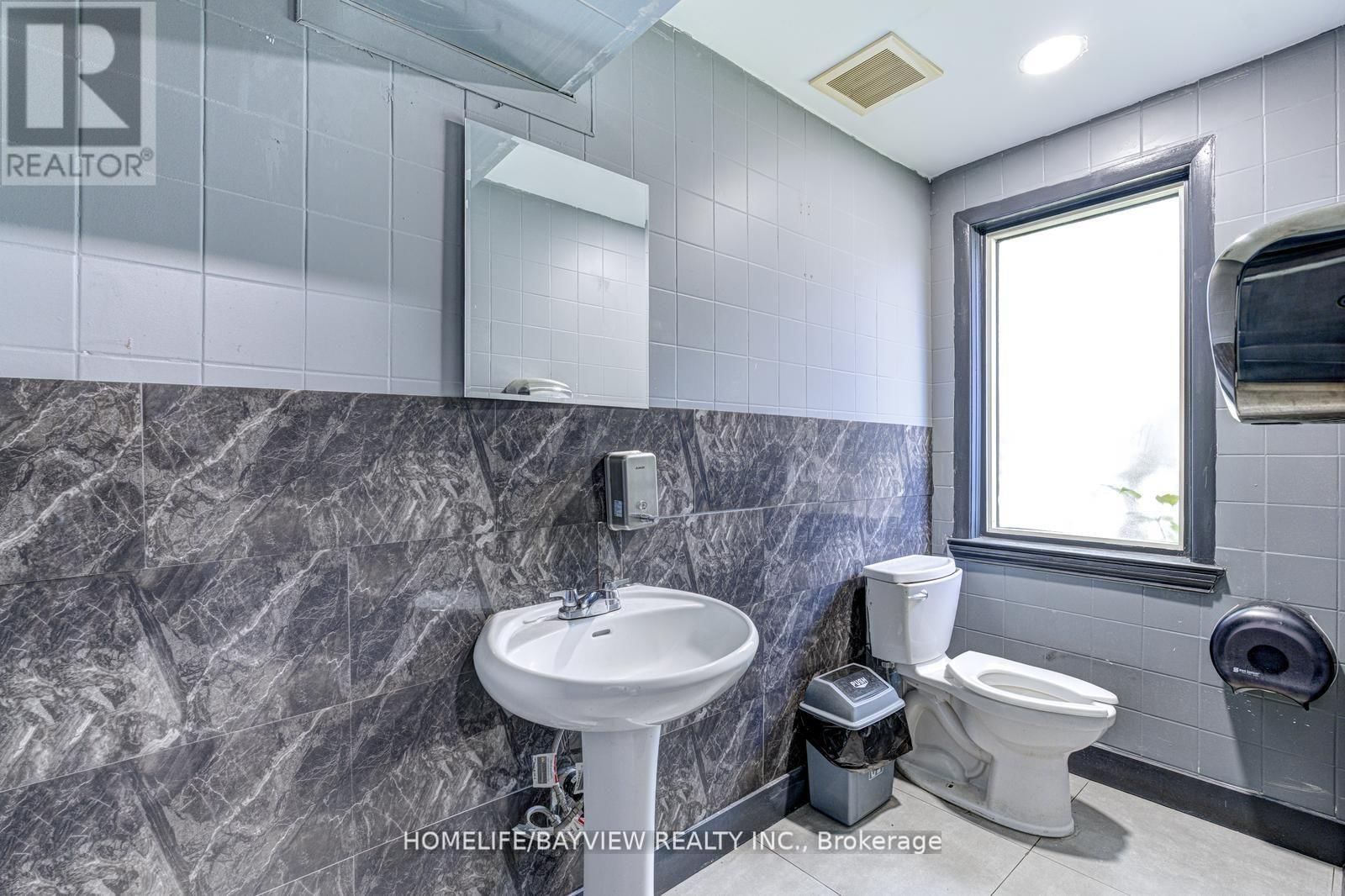 5775 HIGHWAY 7 EAST Image 37