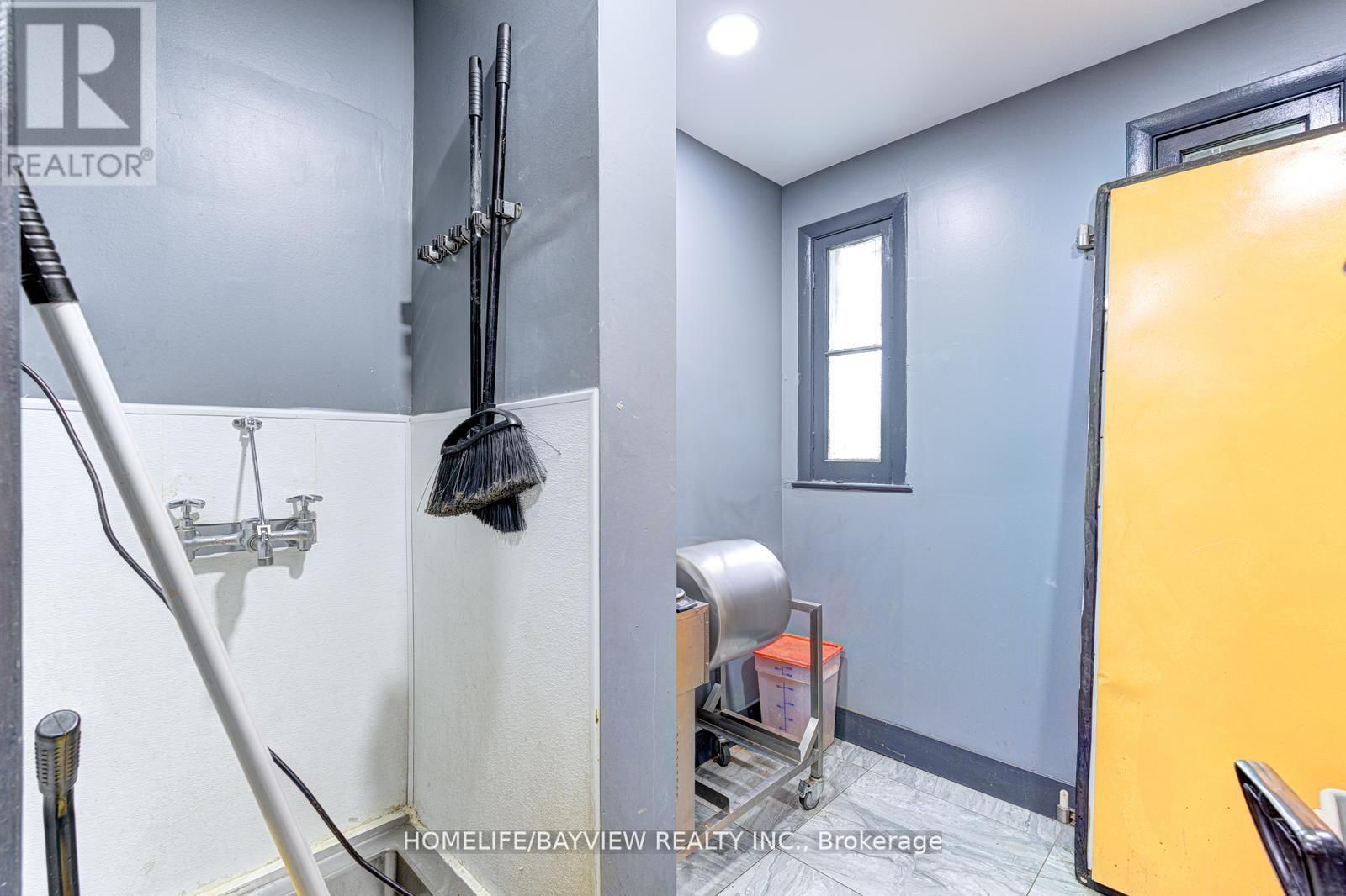 5775 HIGHWAY 7 EAST Image 43