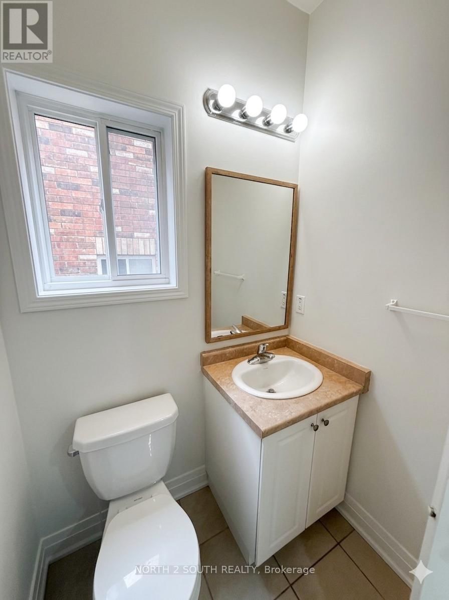 Upper - 2271 WHITEWOOD CRESCENT Image 6