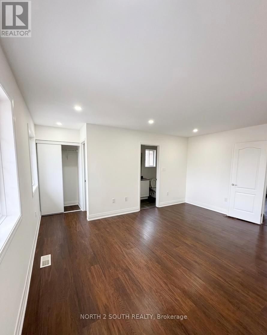 Upper - 2271 WHITEWOOD CRESCENT Image 7