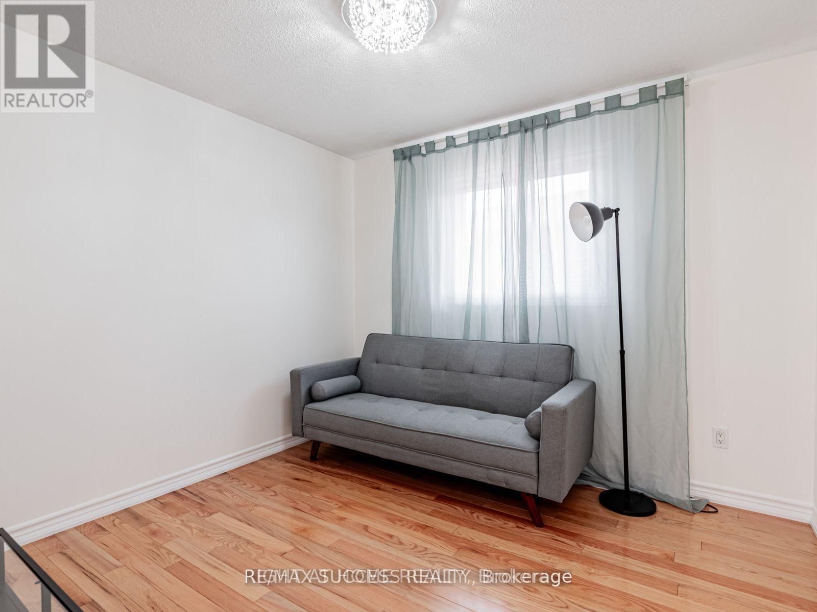 Upper - 7 POINT O'WOODS DRIVE Image 17