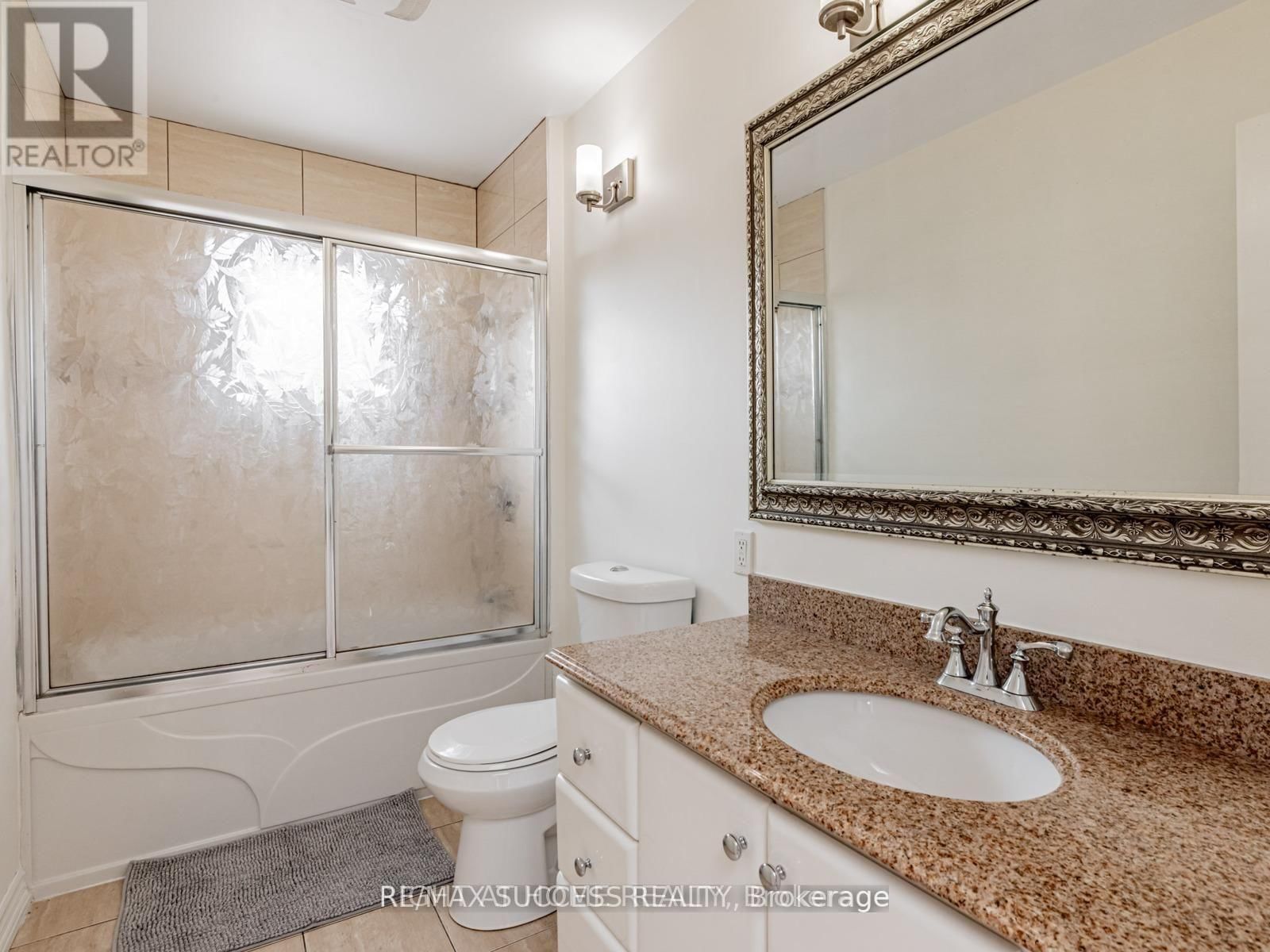 Upper - 7 POINT O'WOODS DRIVE Image 18