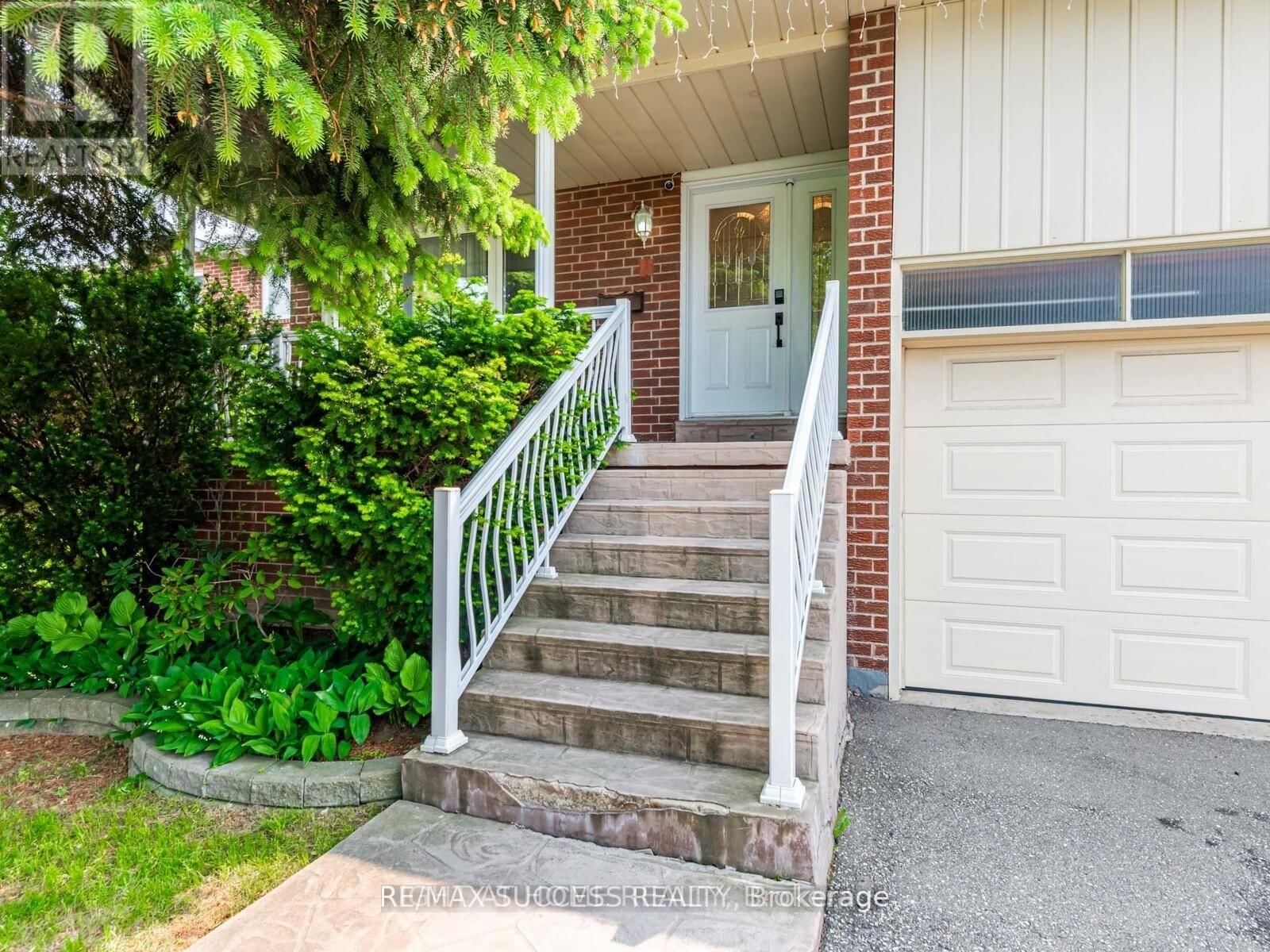 Upper - 7 POINT O'WOODS DRIVE Image 3