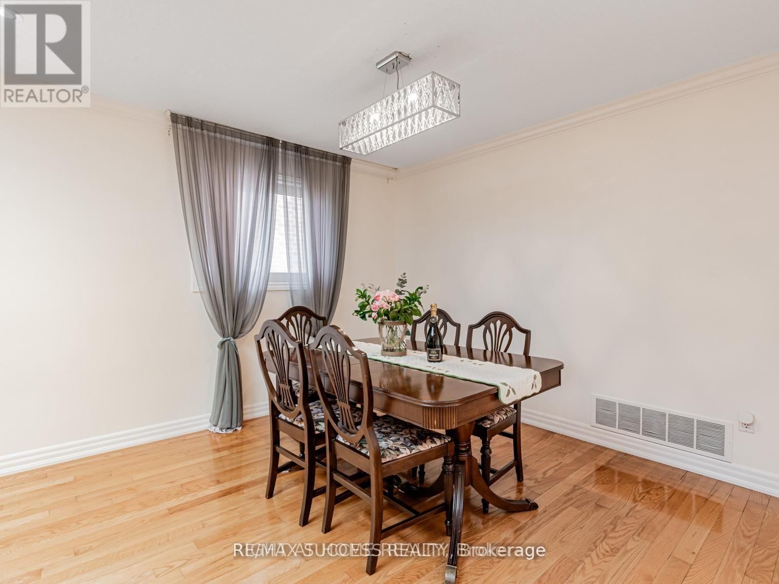 Upper - 7 POINT O'WOODS DRIVE Image 7