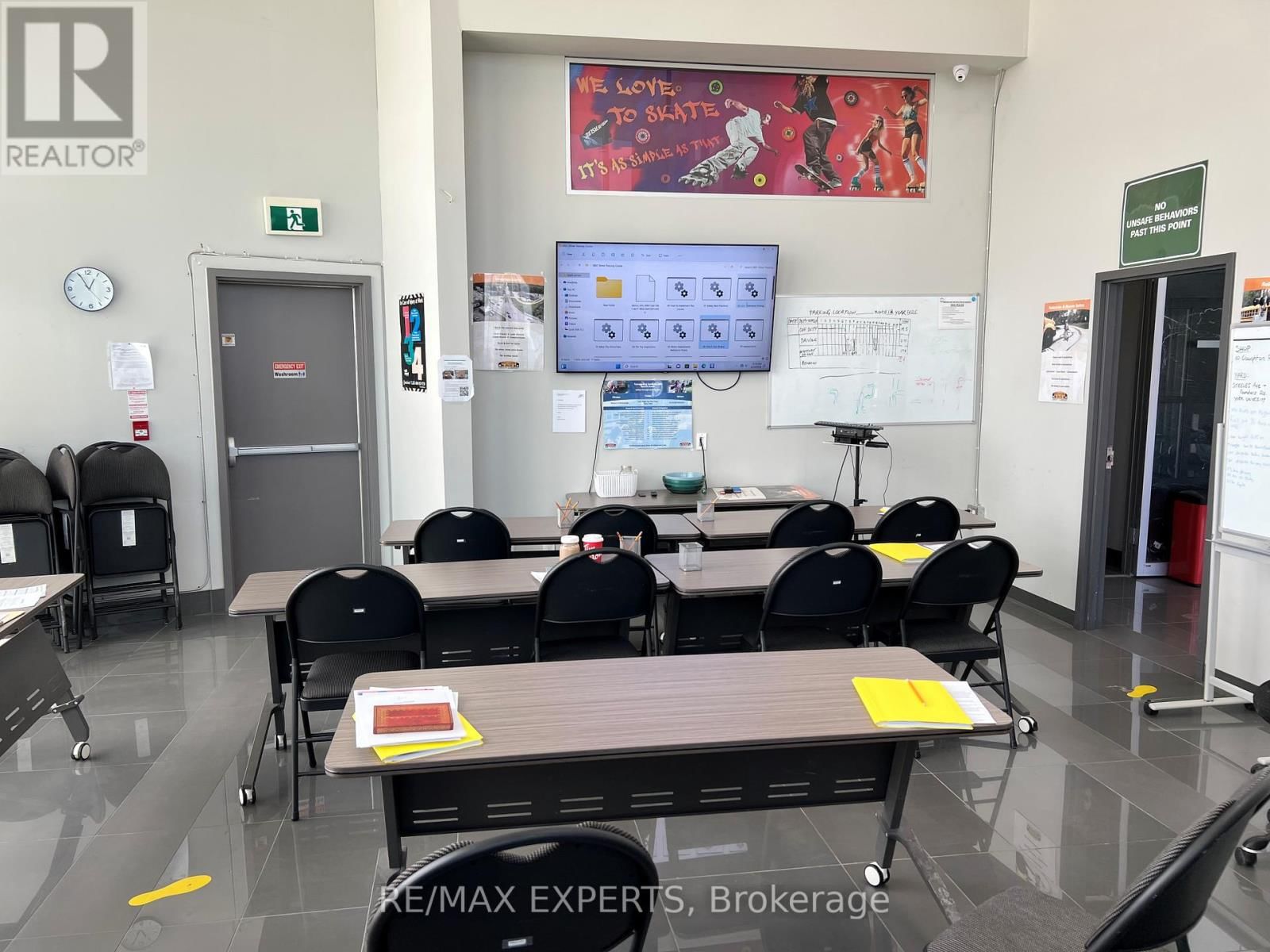 412-413 - 7250 KEELE STREET Image 9