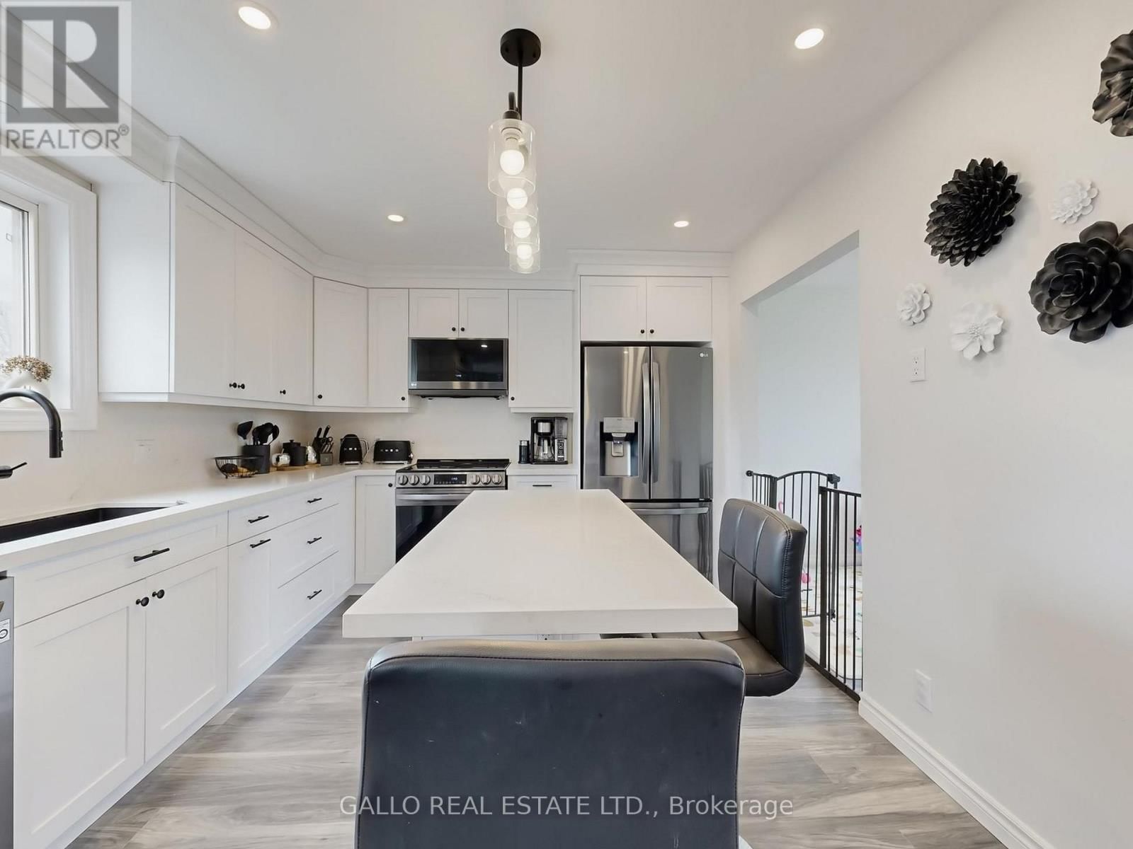 630 HIGHLAND CRESCENT Image 12