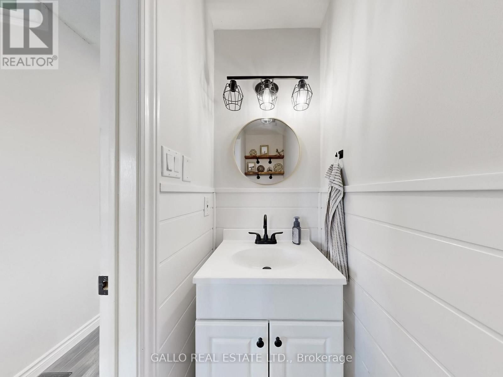 630 HIGHLAND CRESCENT Image 13