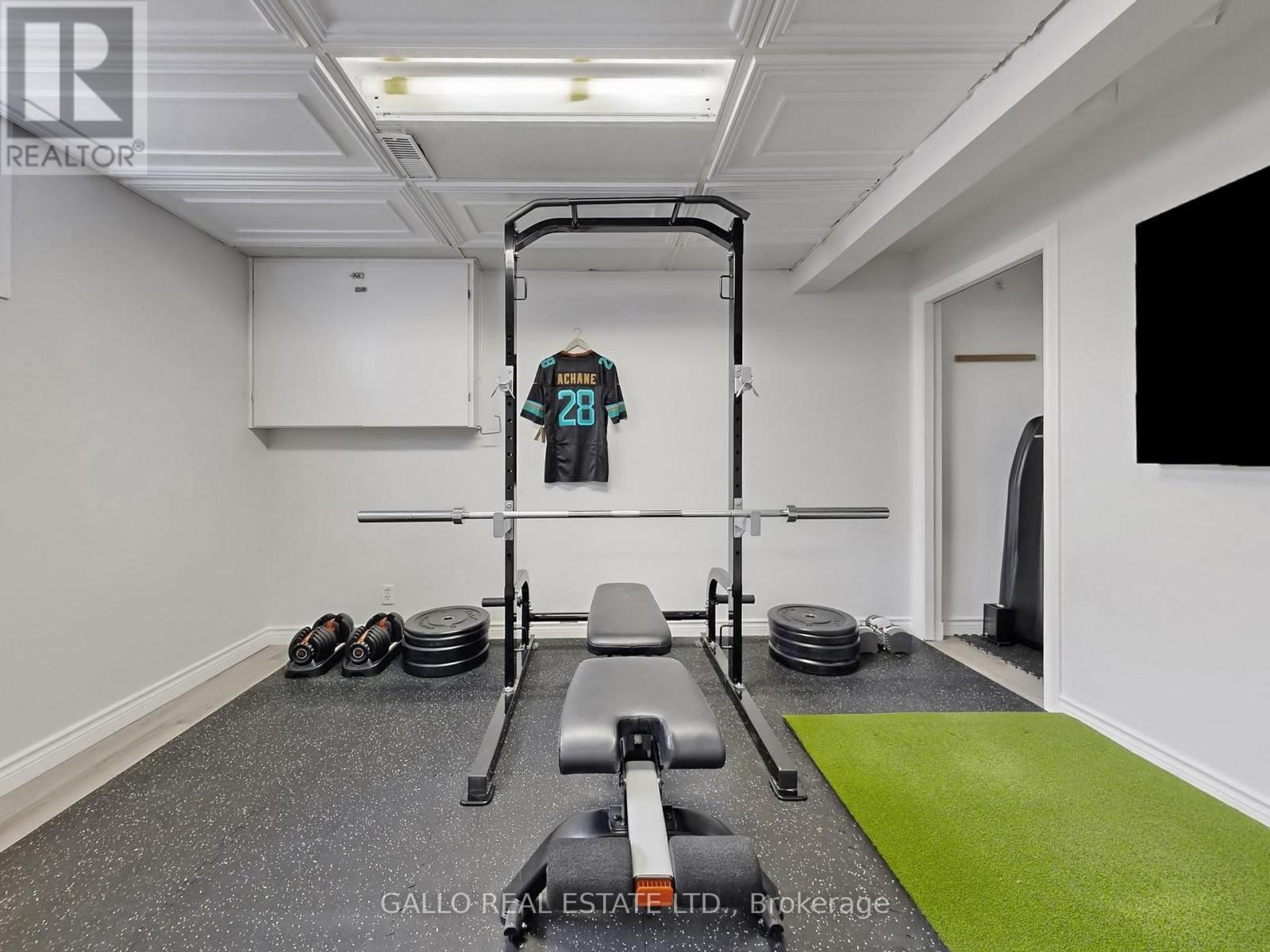 630 HIGHLAND CRESCENT Image 23