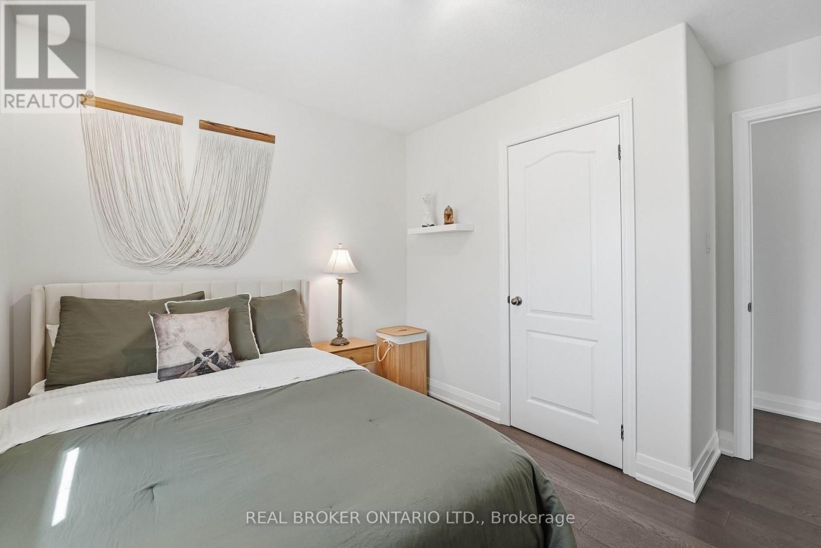 55 CHRISTINA CRESCENT Image 19