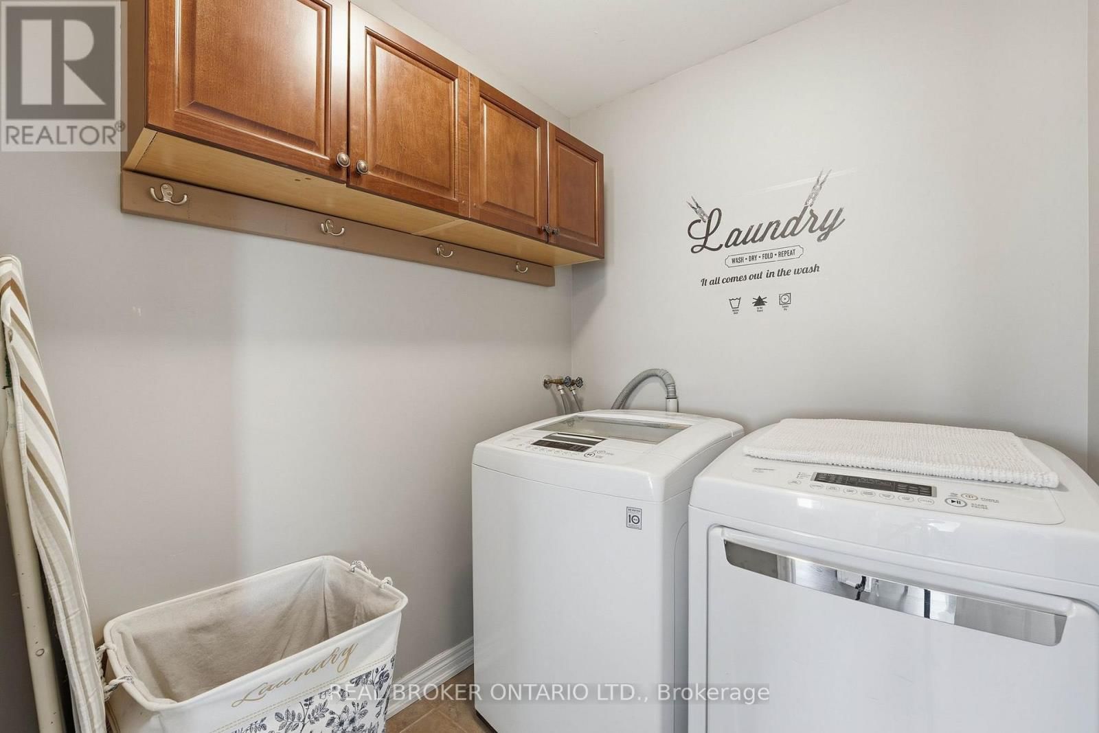 55 CHRISTINA CRESCENT Image 28