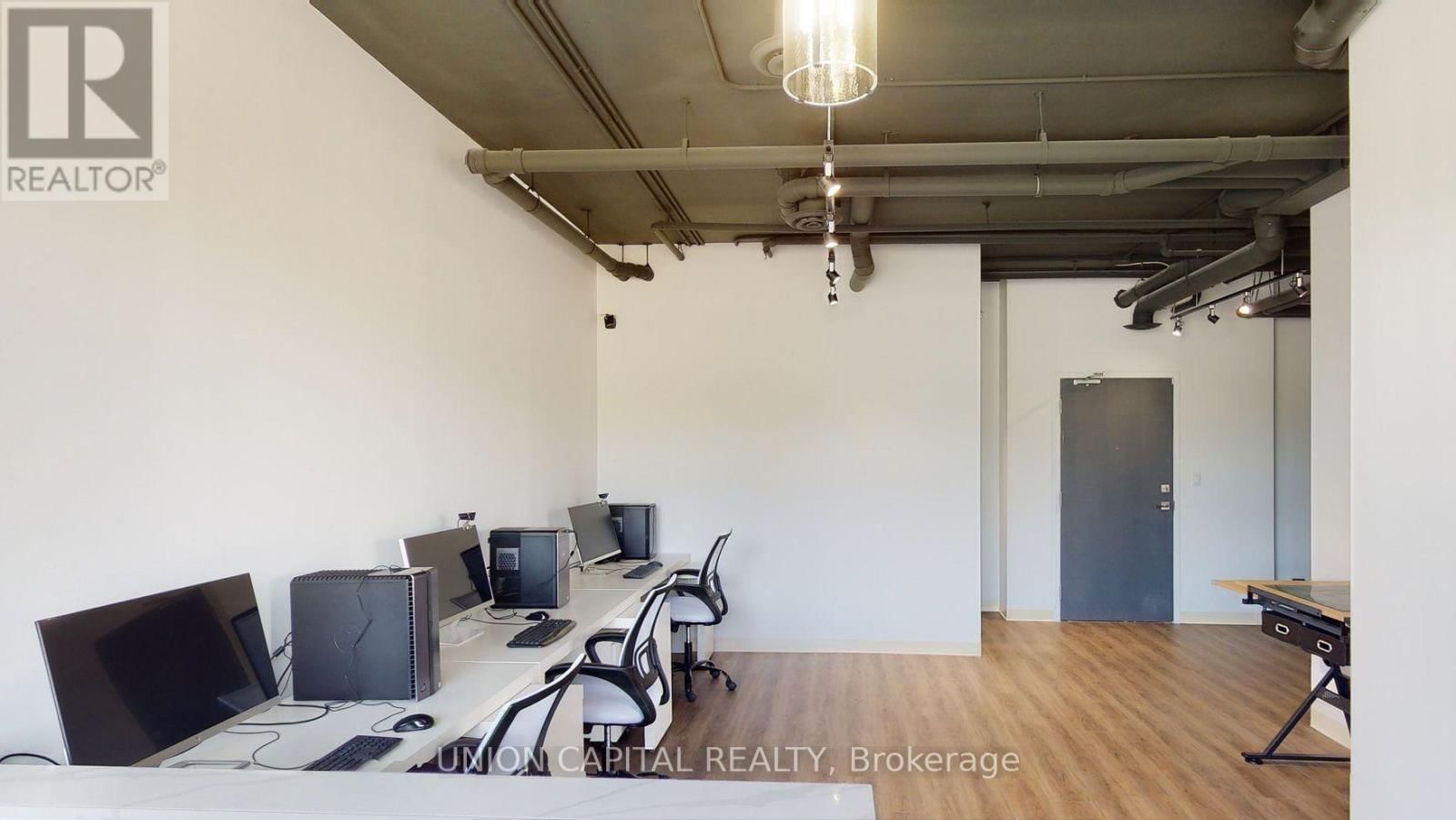 8 - 3380 BUR OAK AVENUE Image 6