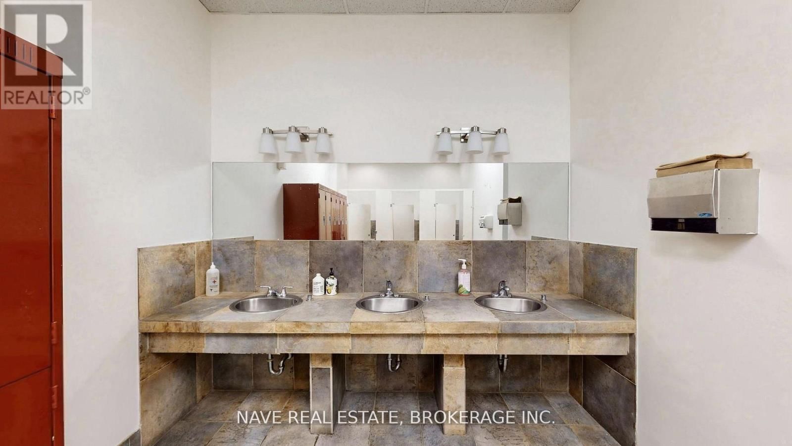 Unit K - 77-83 DAVIS DRIVE Image 16