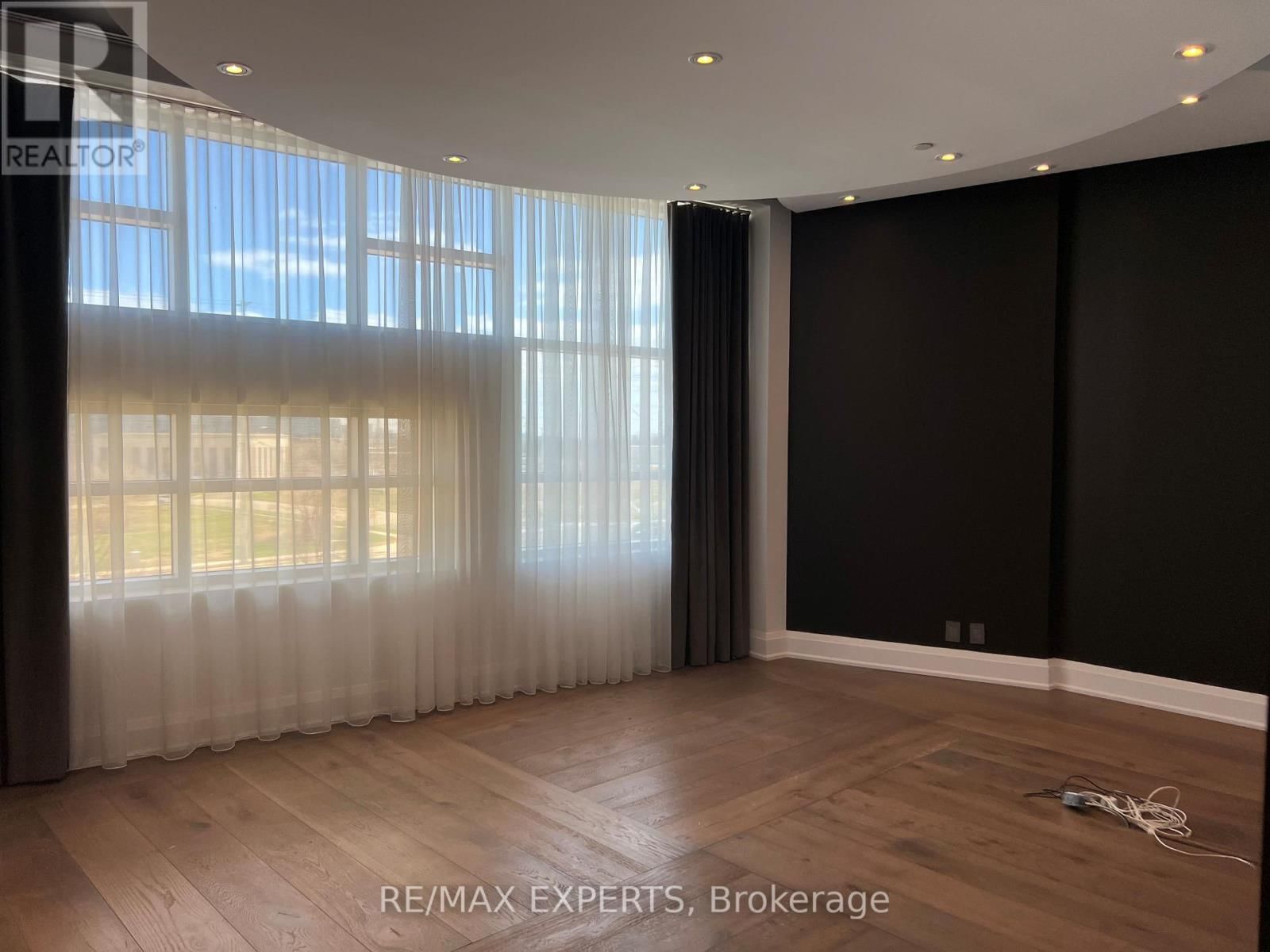 421A - 7250 KEELE STREET Image 10