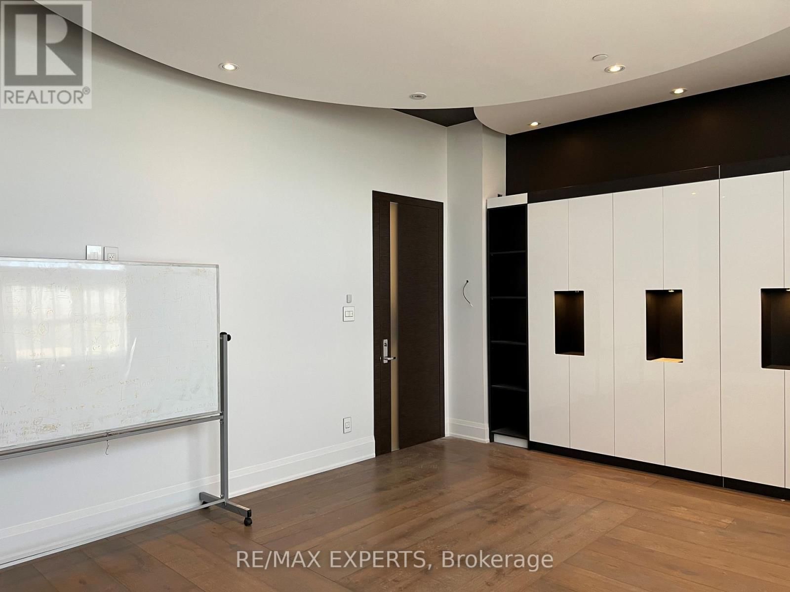 421A - 7250 KEELE STREET Image 11