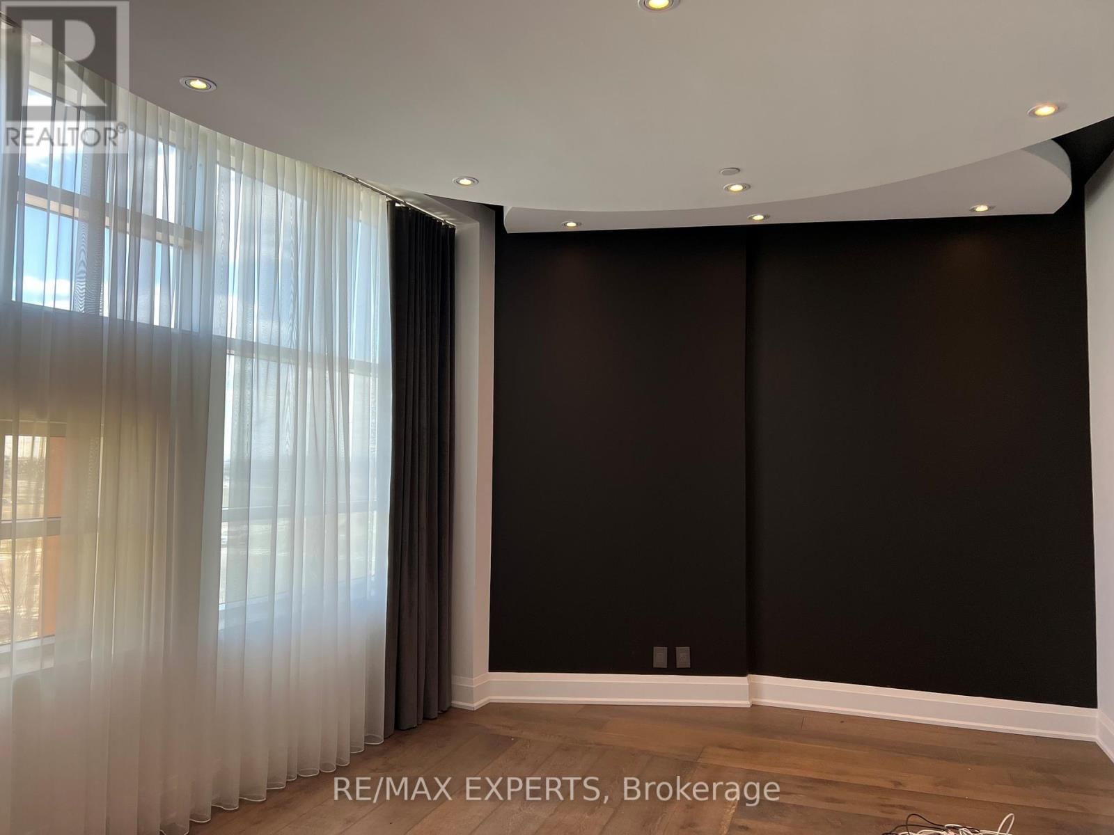 421A - 7250 KEELE STREET Image 12