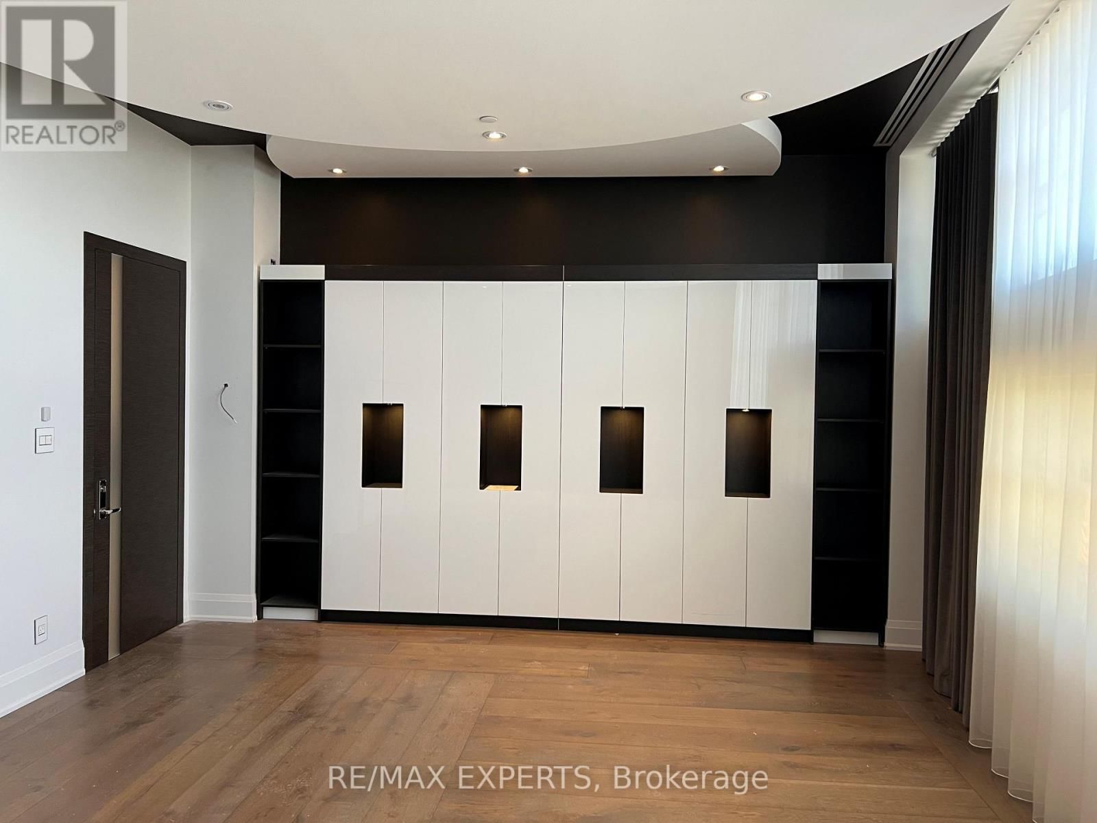 421A - 7250 KEELE STREET Image 13