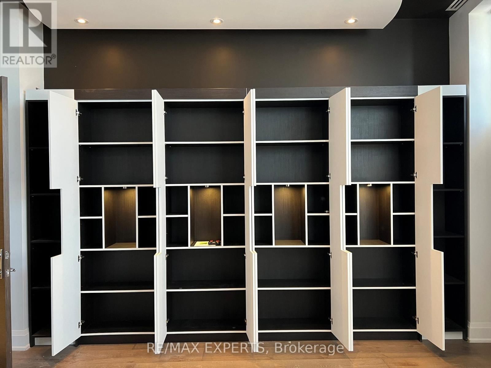 421A - 7250 KEELE STREET Image 16