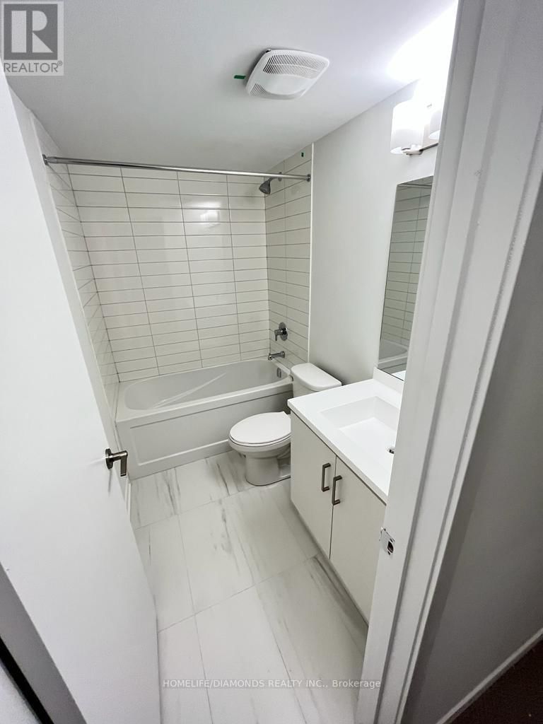 68 - 31 HONEYCRISP CRESCENT Image 18