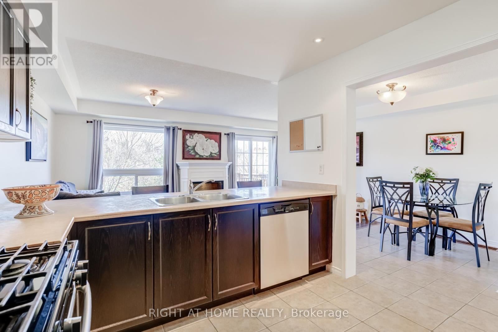 105 HAMMILL HEIGHTS Image 16