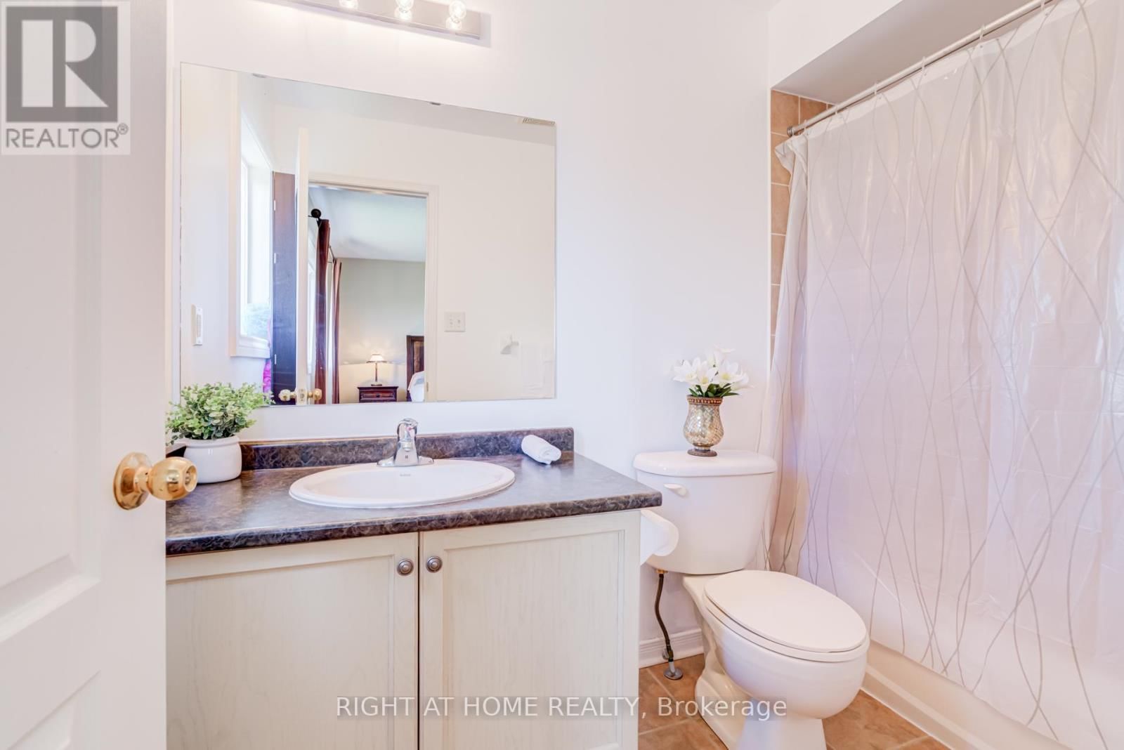 105 HAMMILL HEIGHTS Image 22