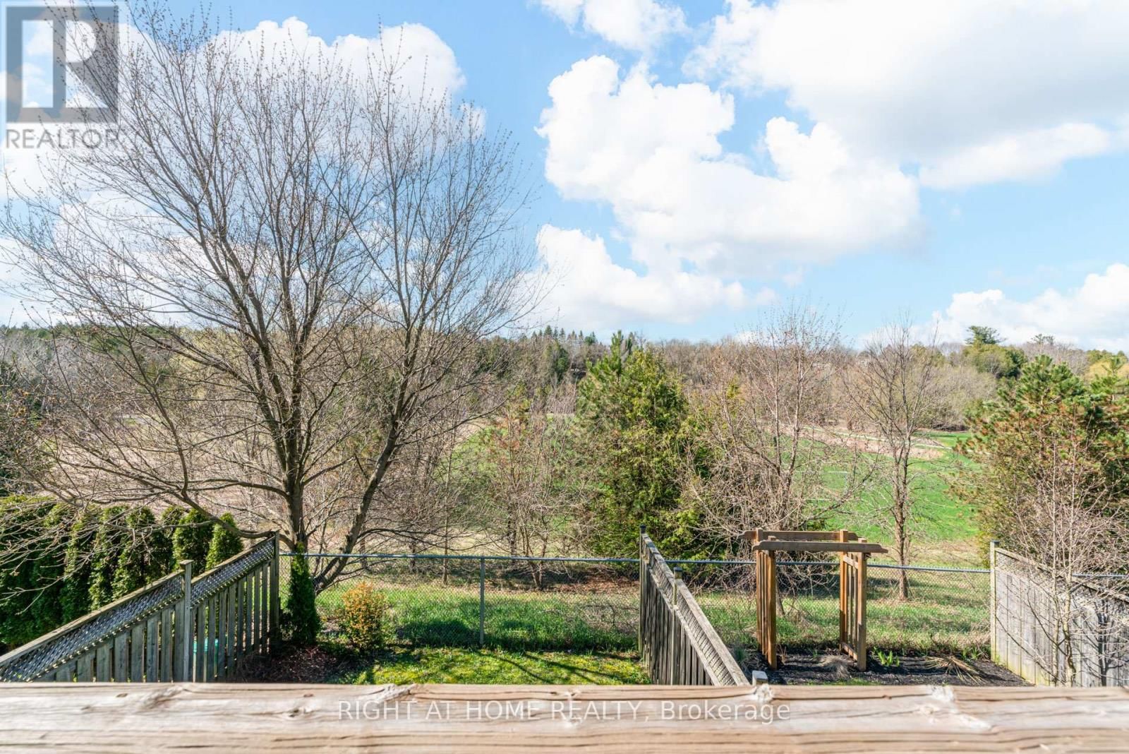 105 HAMMILL HEIGHTS Image 32