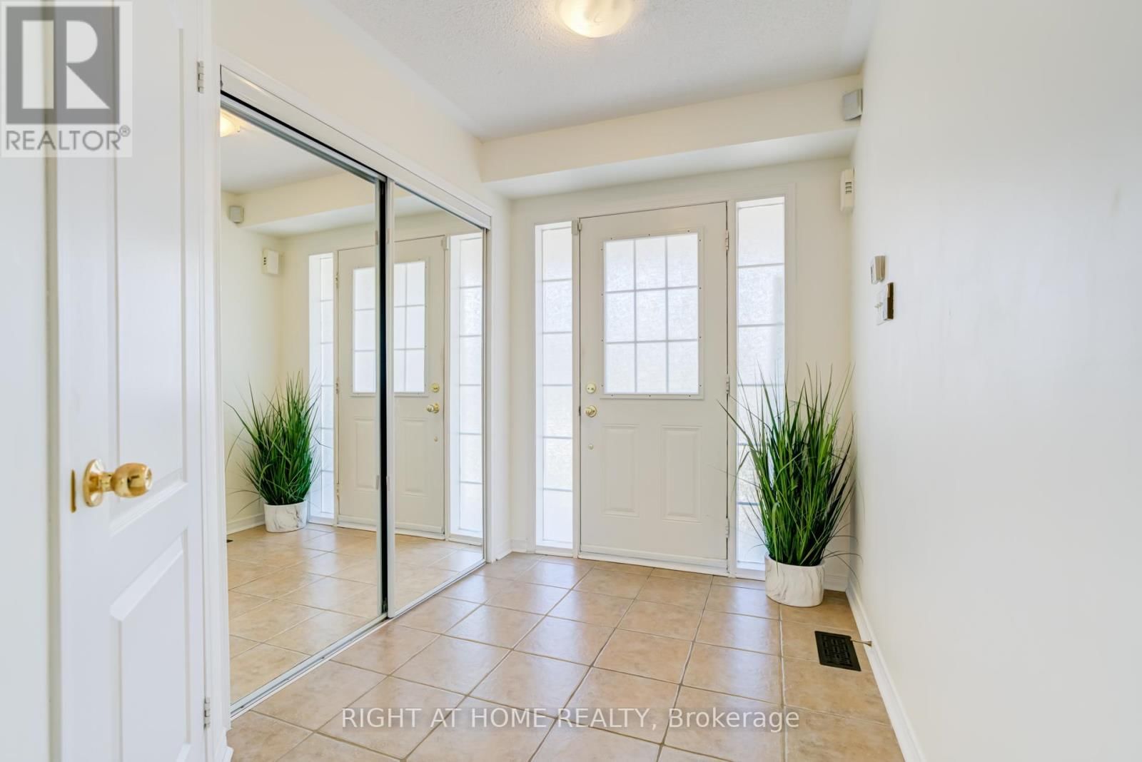 105 HAMMILL HEIGHTS Image 5