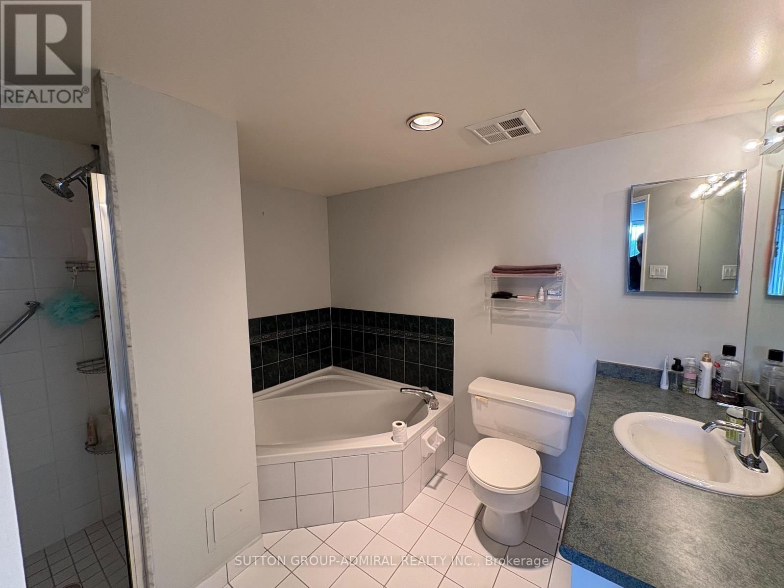 701 - 1 CLARK AVENUE WEST Image 10