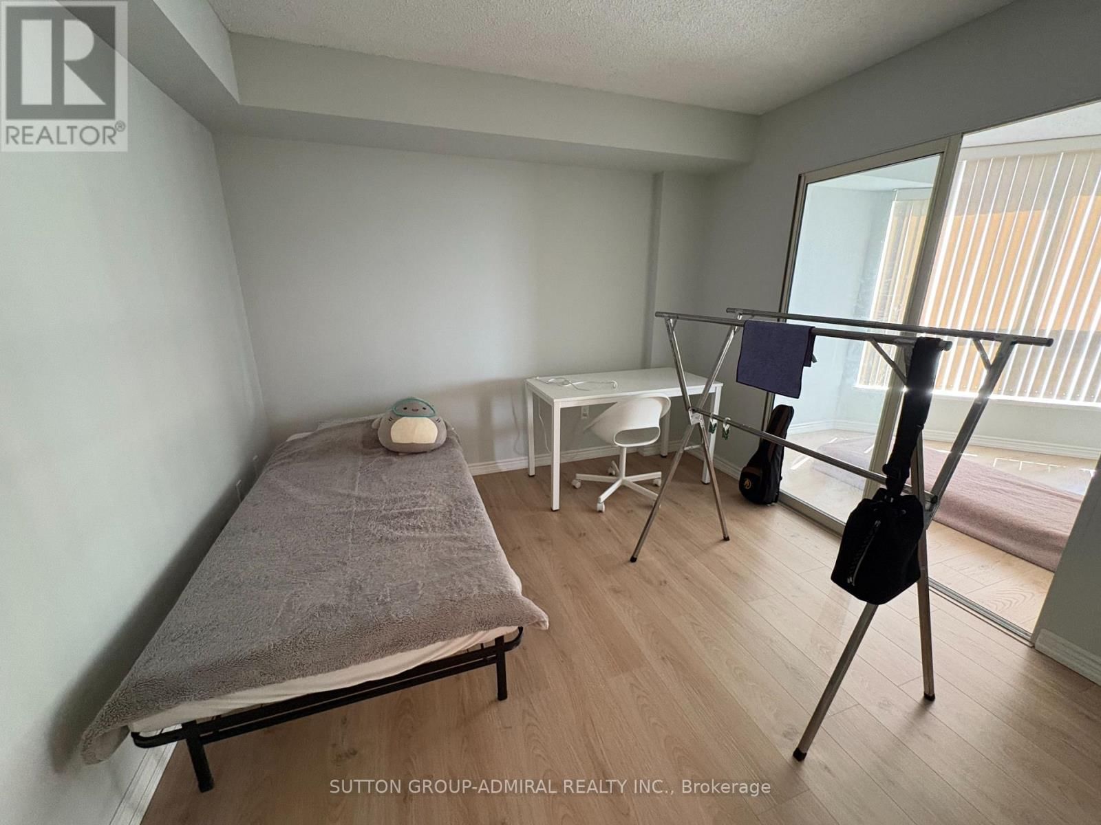 701 - 1 CLARK AVENUE WEST Image 14