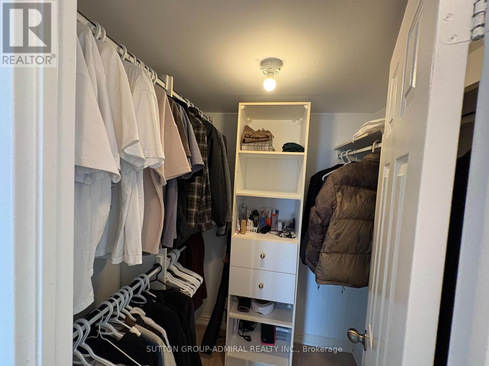 701 - 1 CLARK AVENUE WEST Image 8