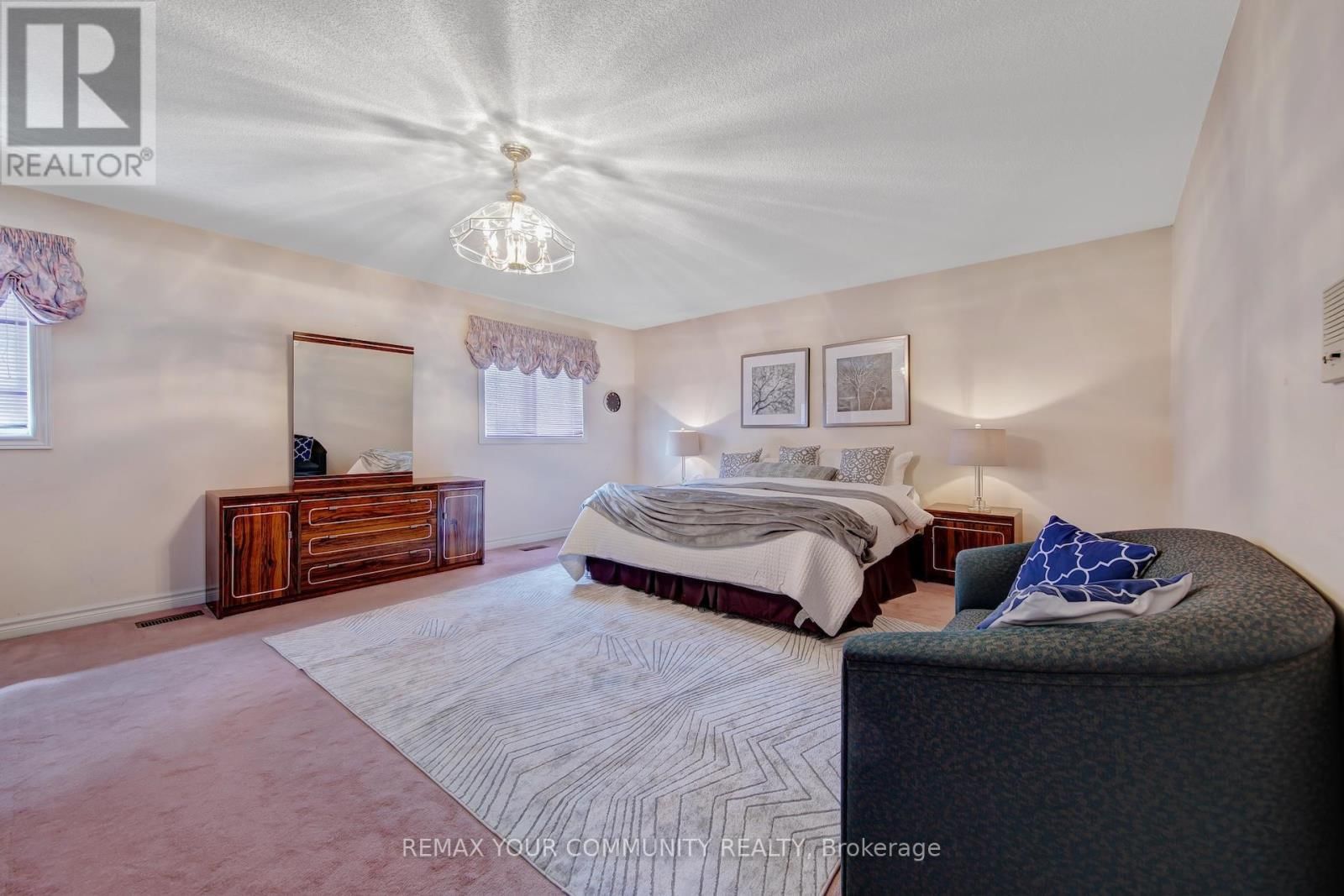 34 LEICESTER ROAD Image 23