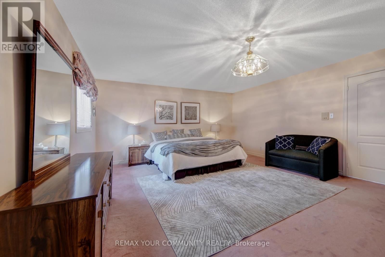 34 LEICESTER ROAD Image 24