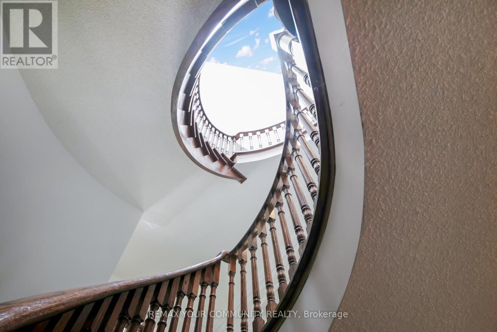 34 LEICESTER ROAD Image 38