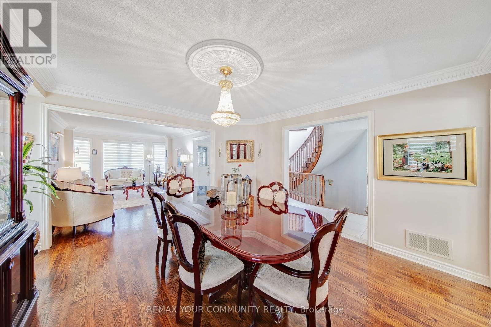 34 LEICESTER ROAD Image 9