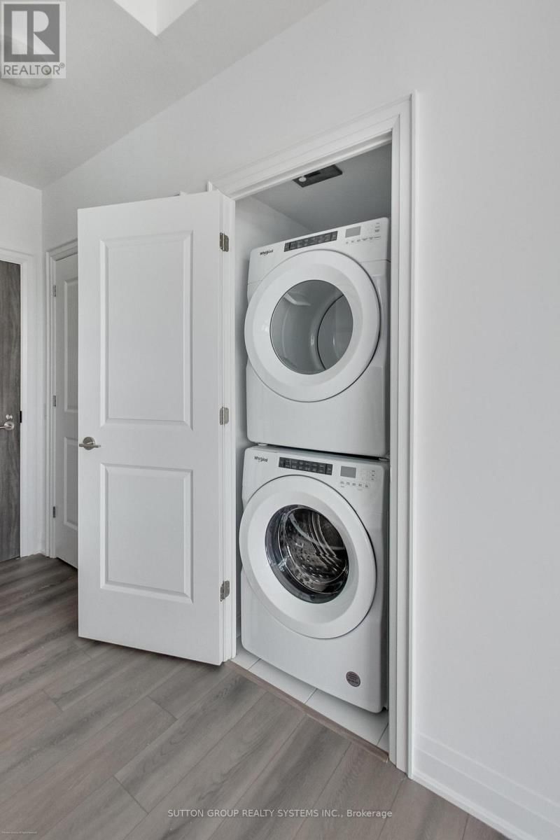 204 - 10 GATINEAU DRIVE Image 19