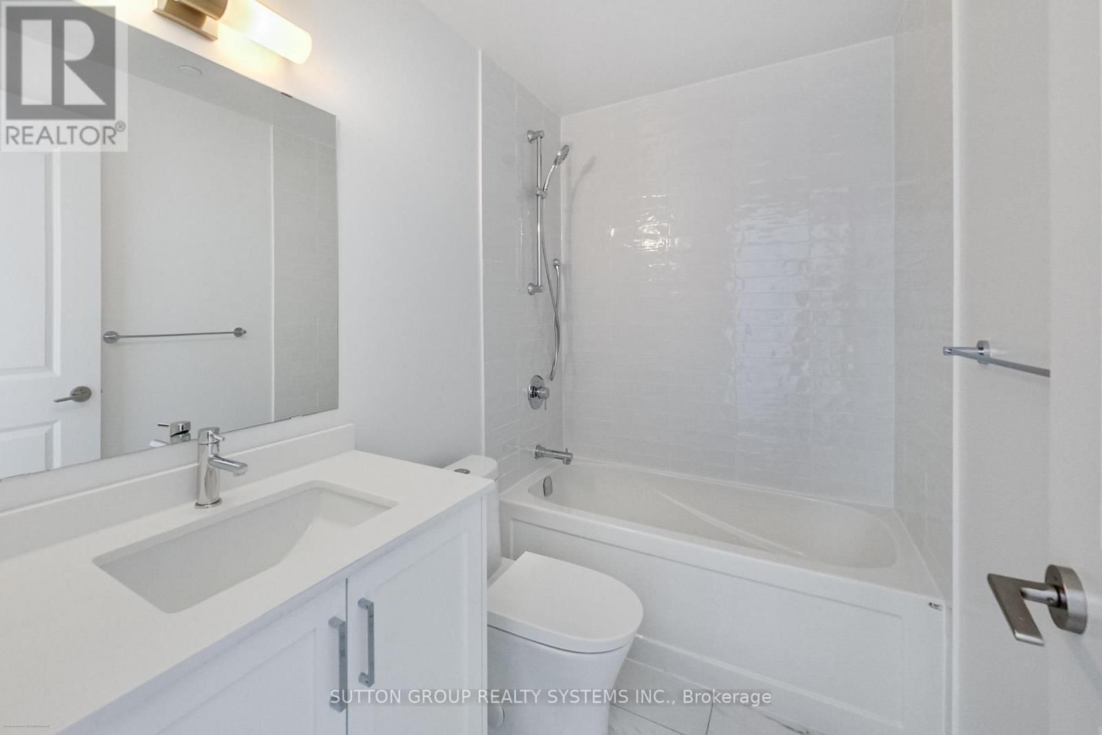 204 - 10 GATINEAU DRIVE Image 9