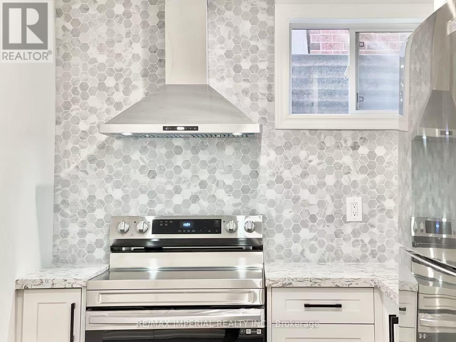 BSMT - 40 BREWSLAND CRESCENT Image 2